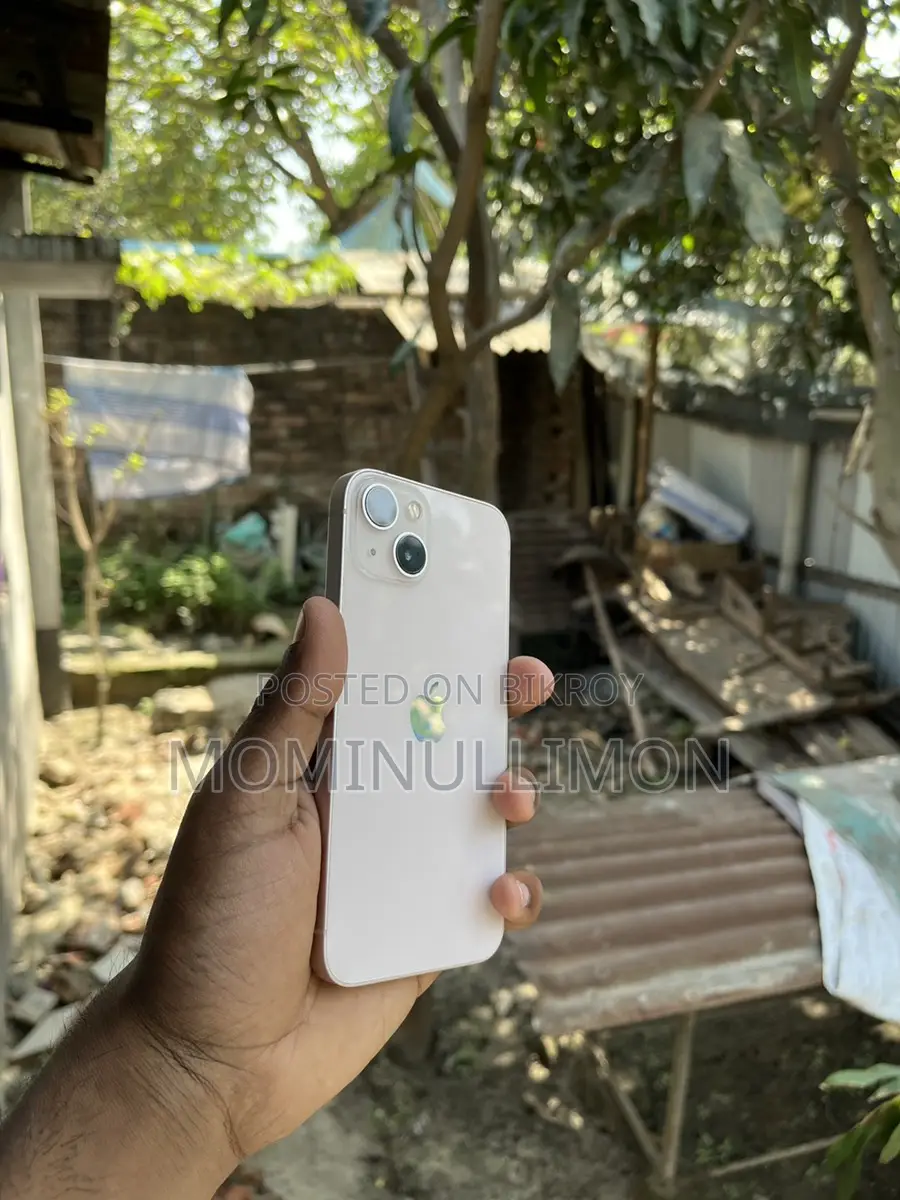 Apple iPhone 13 . (Used)