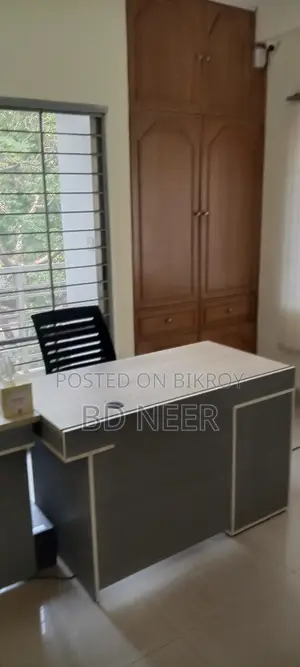 Unfurnished 2300 Sq Ft Office Rent in Banani