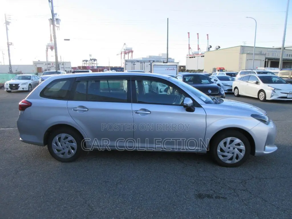 Toyota Fielder EX 2022