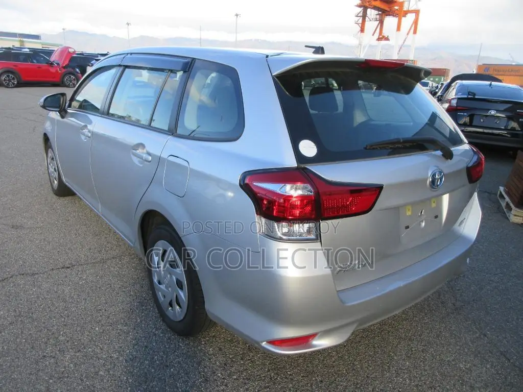 Toyota Fielder EX 2022