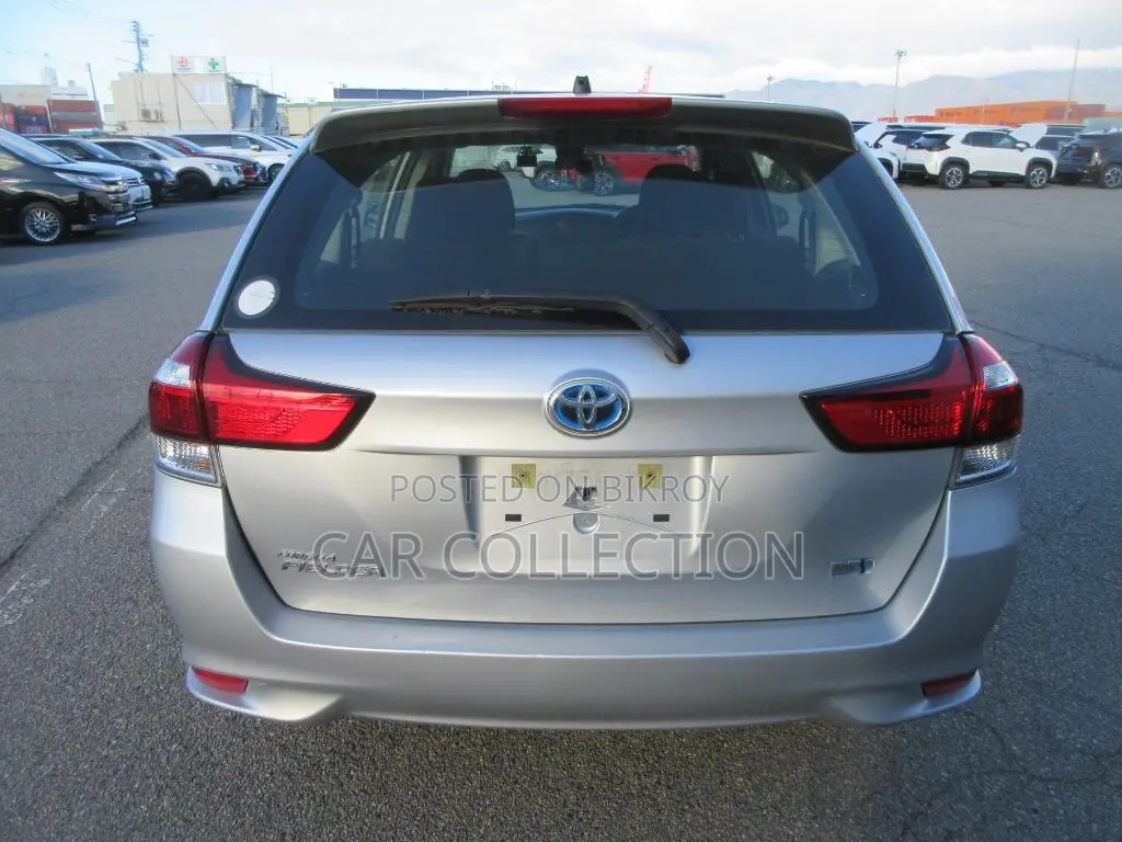 Toyota Fielder EX 2022