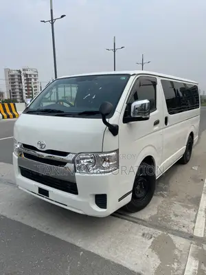 Toyota Hiace DX Dual AC TRH 2020