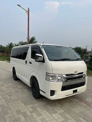 Toyota Hiace DX Dual AC TRH 2020