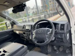 Toyota Hiace DX Dual AC TRH 2020