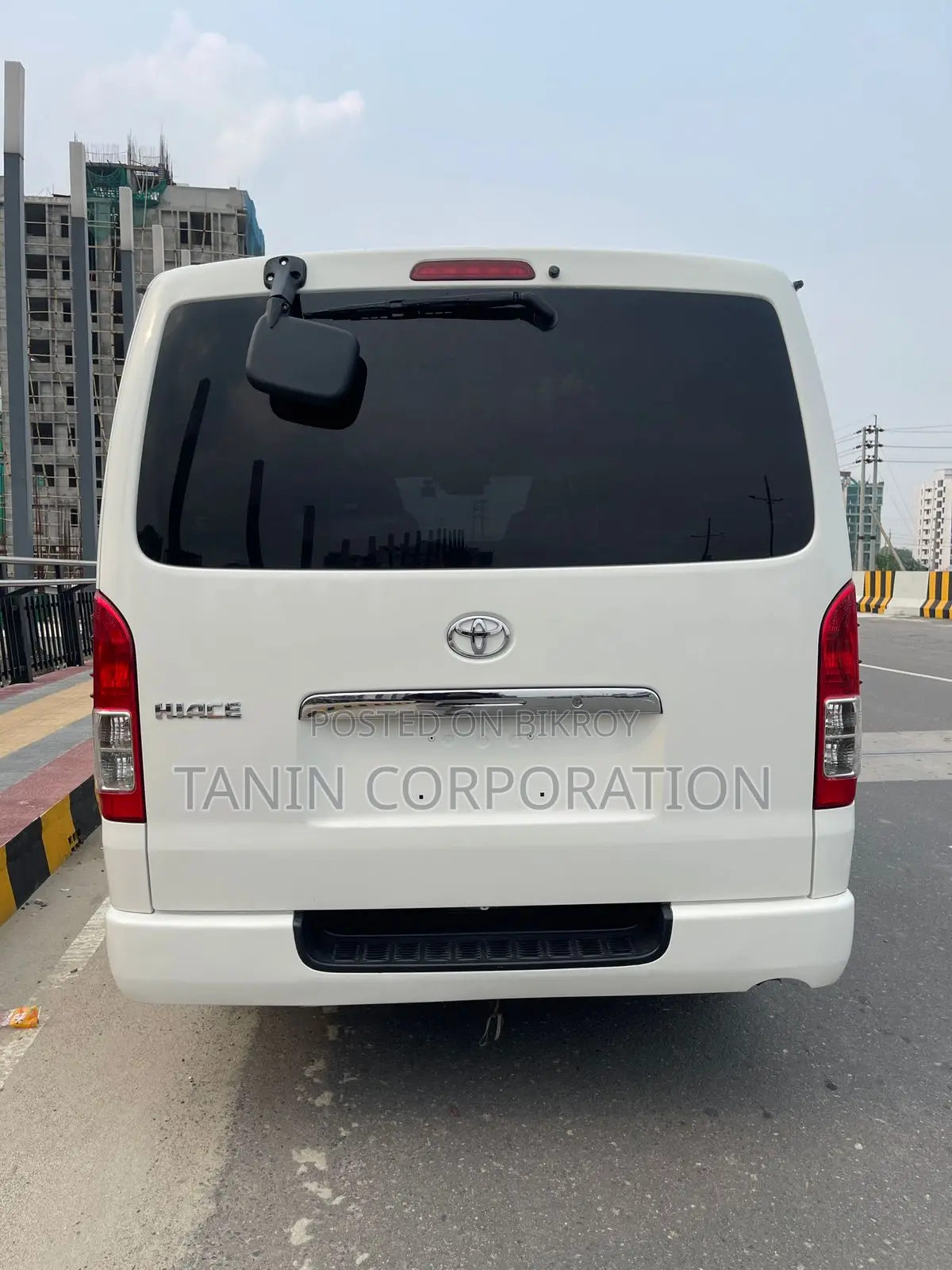 Toyota Hiace DX Dual AC TRH 2020