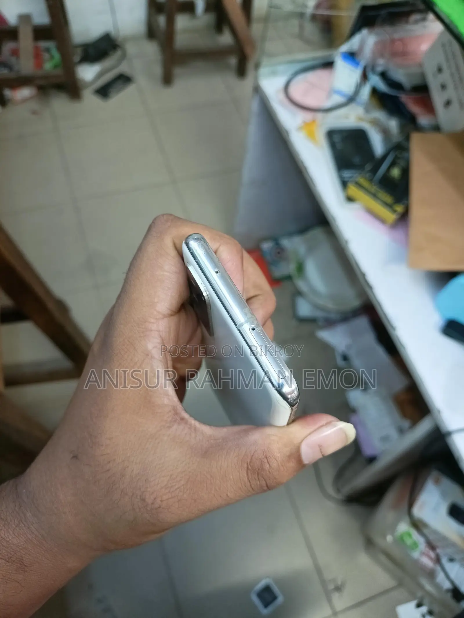 Samsung Galaxy S20 (Used)