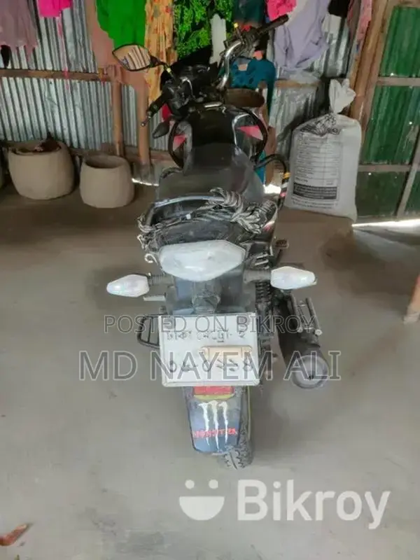 TVS Stryker . 2018