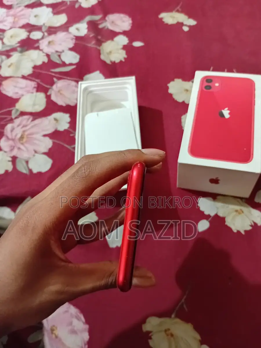 Apple iPhone 11 /128 gb (with box) (Used)
