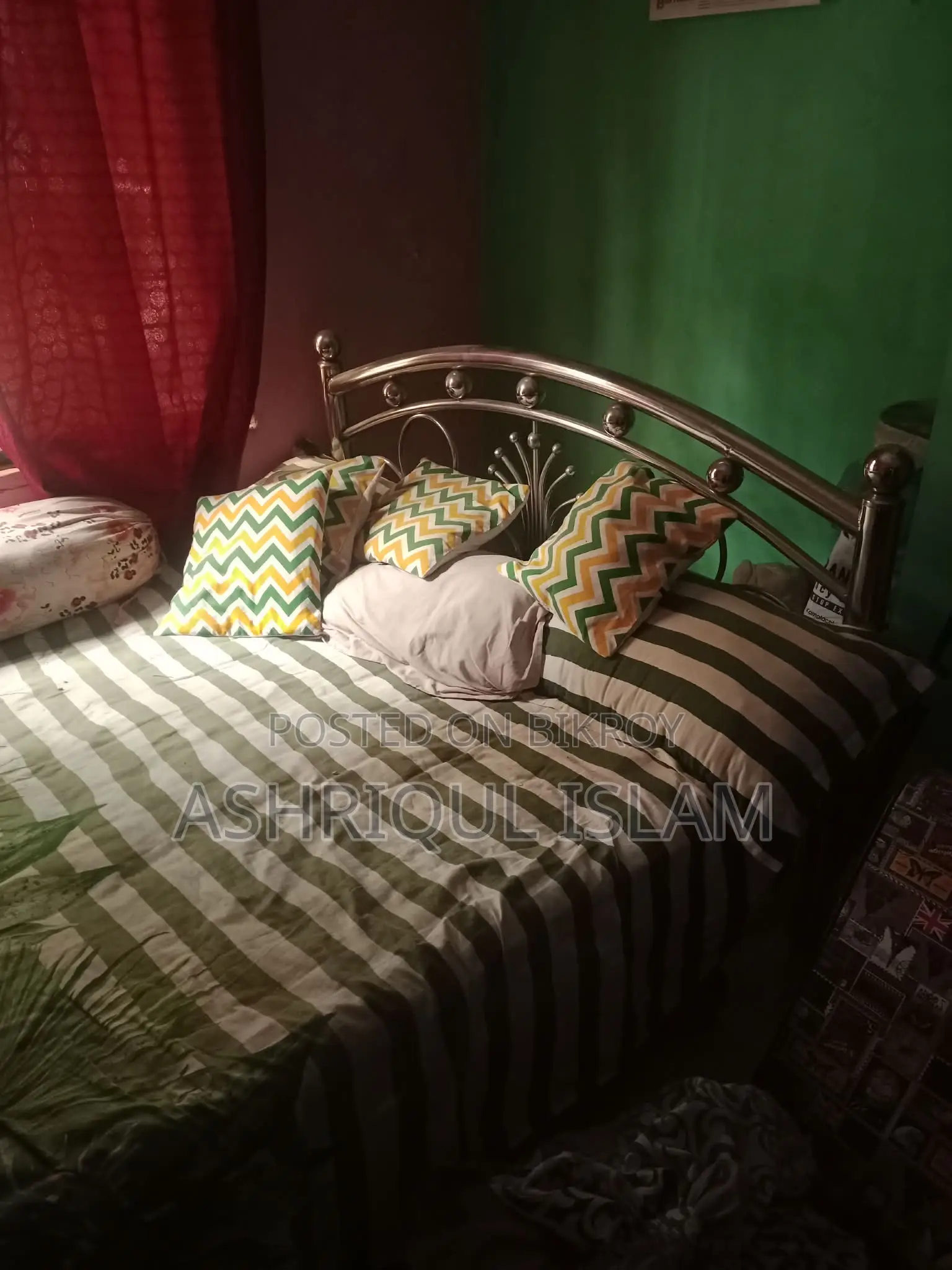 একটি খাট বিক্রি হবে