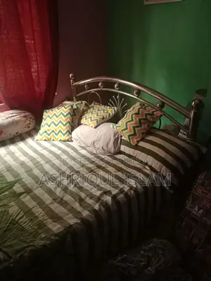 একটি খাট বিক্রি হবে