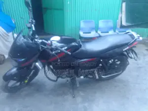 Bajaj Pulsar 150 . 2017