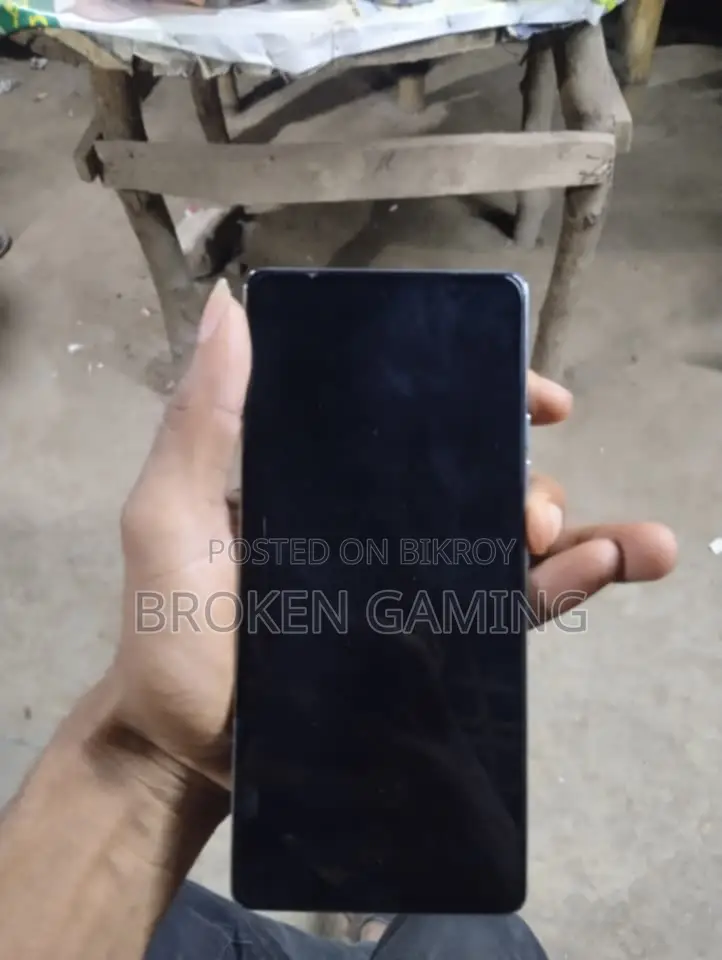 Tecno Camon 40 Pro . (Used)