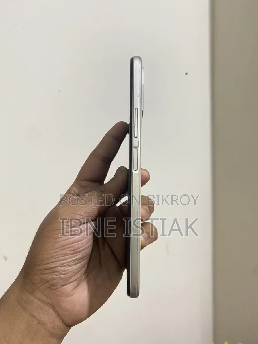 Vivo Y33s 8+4/128 (Used)