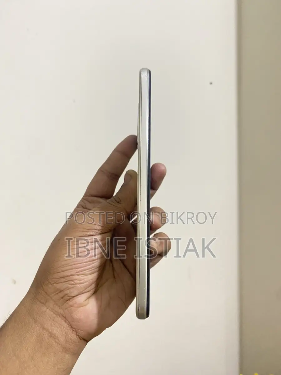 Vivo Y33s 8+4/128 (Used)