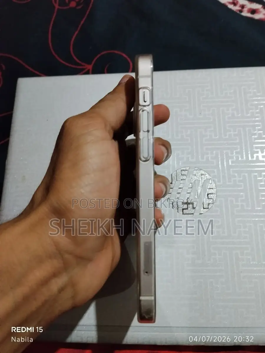 Apple iPhone 12 (Used)