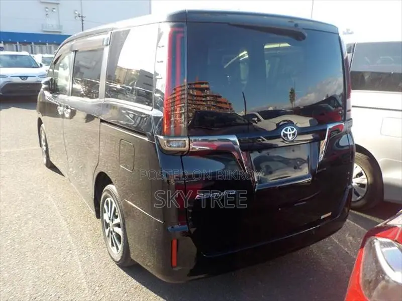 Toyota Esquire Gi Premium Package 2021