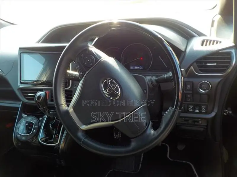 Toyota Esquire Gi Premium Package 2021