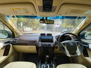 Toyota Land Cruiser Prado TXL 2014