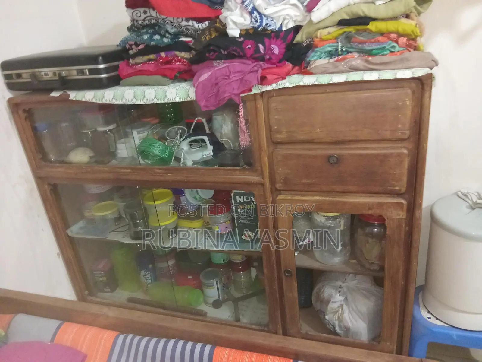 Used showcase for sale
