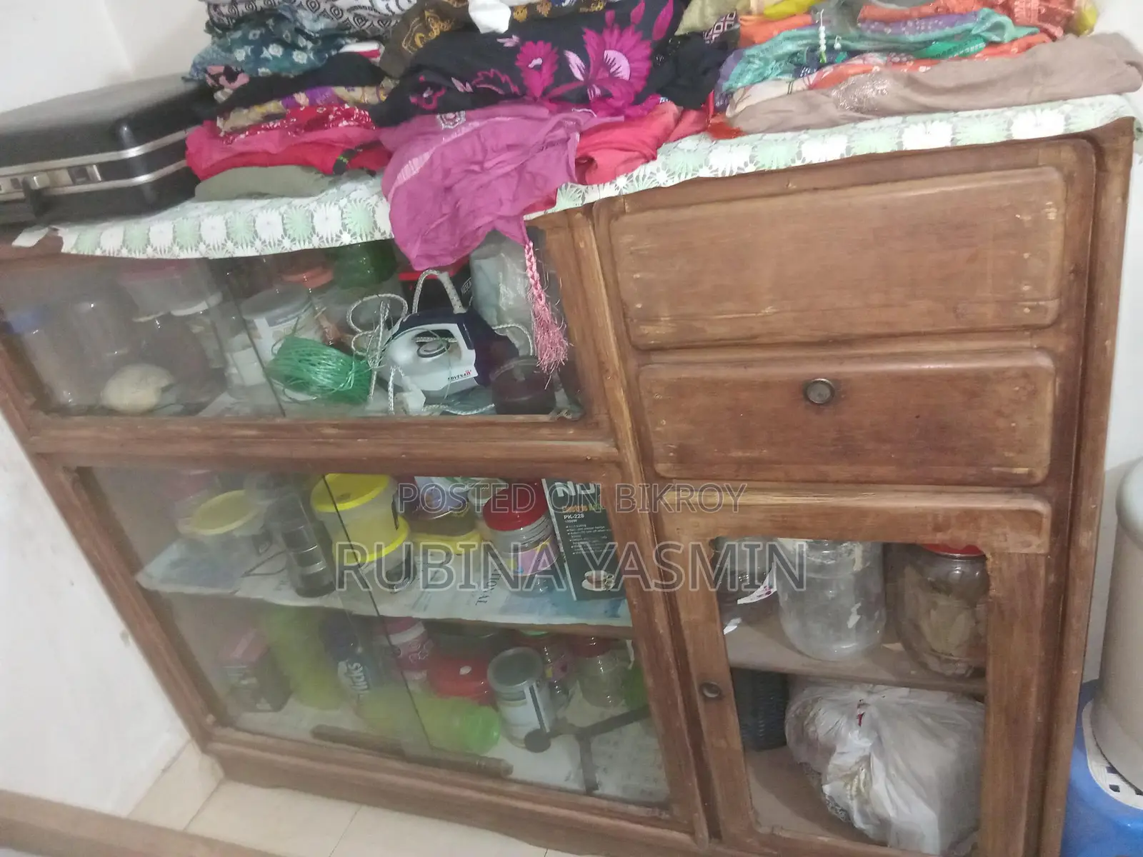 Used showcase for sale
