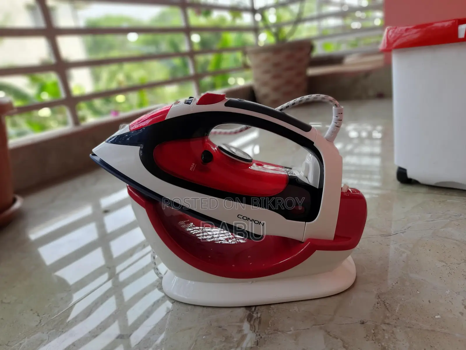 Conion Steam Iron