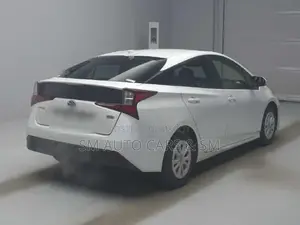 টয়োটা প্রিয়াস এস পার্ল ৩৬০ ক্যামেরা ২০২২