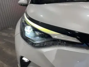 Toyota C-HR Hybrid G package 2021