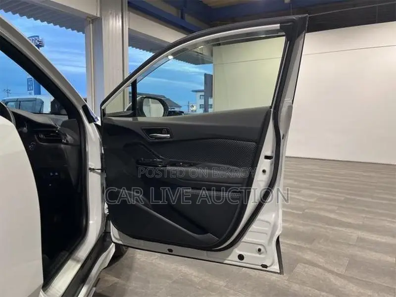 Toyota C-HR Hybrid G package 2021