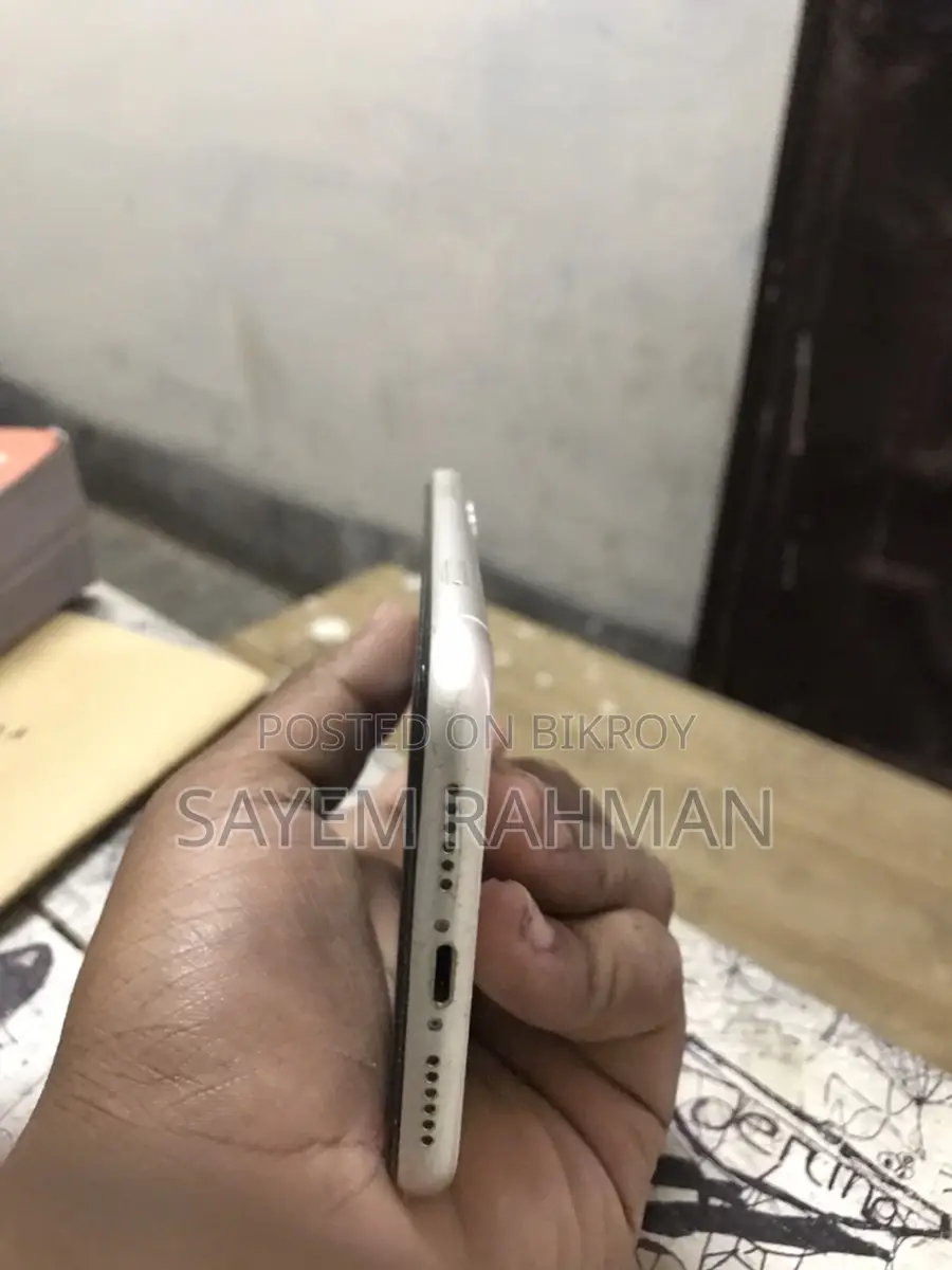 Apple iPhone 11 (Used)
