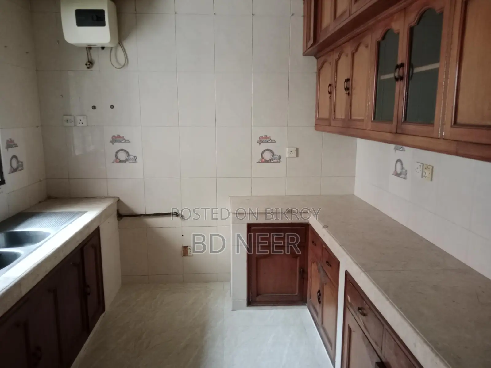pretty looking 2400 sft 3 Bed room apt rent in banani South