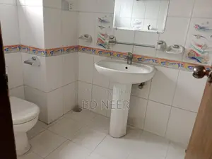 pretty looking 2400 sft 3 Bed room apt rent in banani South