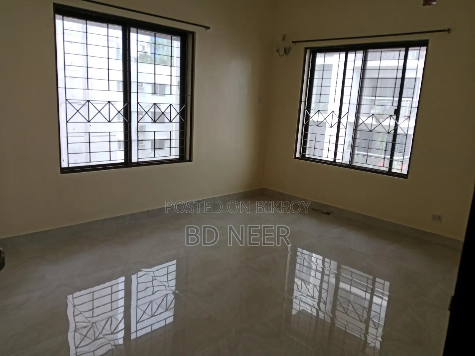 pretty looking 2400 sft 3 Bed room apt rent in banani South