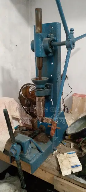 Want to sell Hand Plastic Machine
