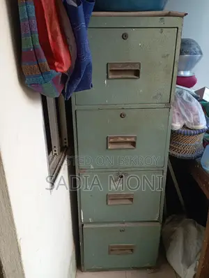 ওয়ারড্রব বিক্রি করা হবে