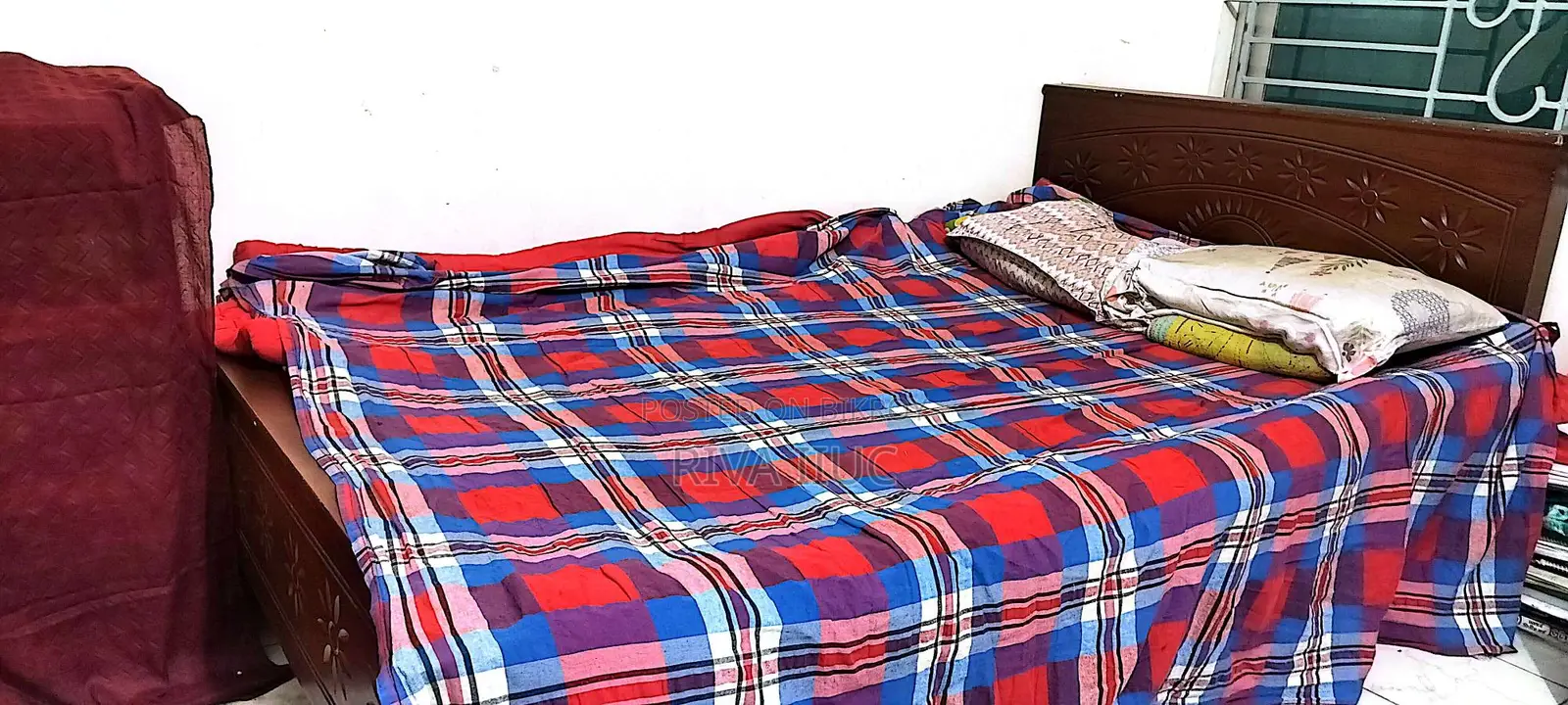4ft x 7ft Bed & 1 Study Table