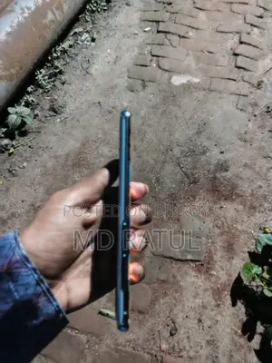 Samsung Galaxy S20 (Used)