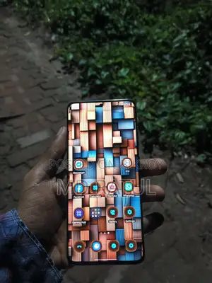 Samsung Galaxy S20 (Used)