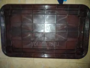 প্লাস্টিক টি টেবিল