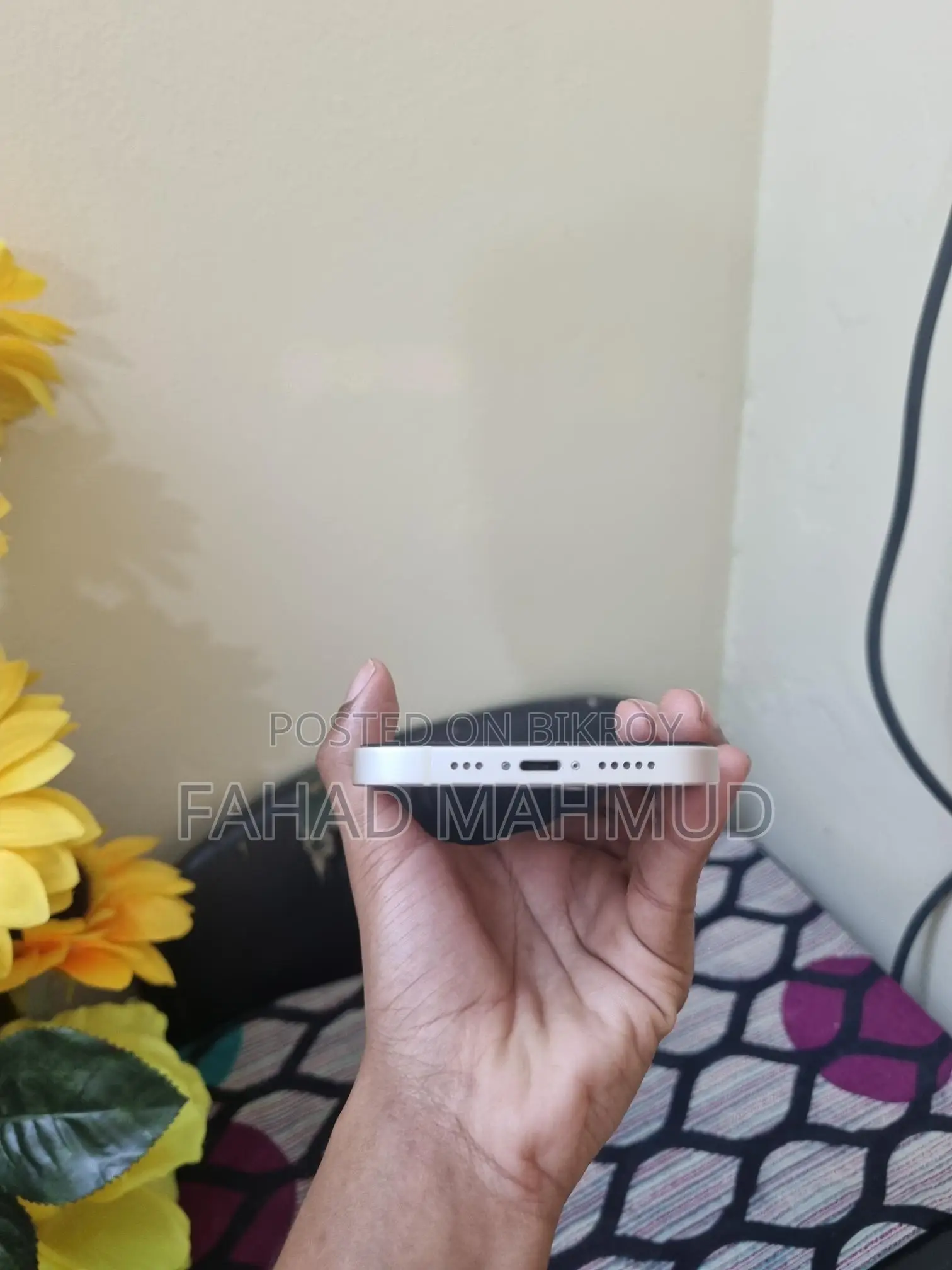 Apple iPhone 12 64gb (Used)