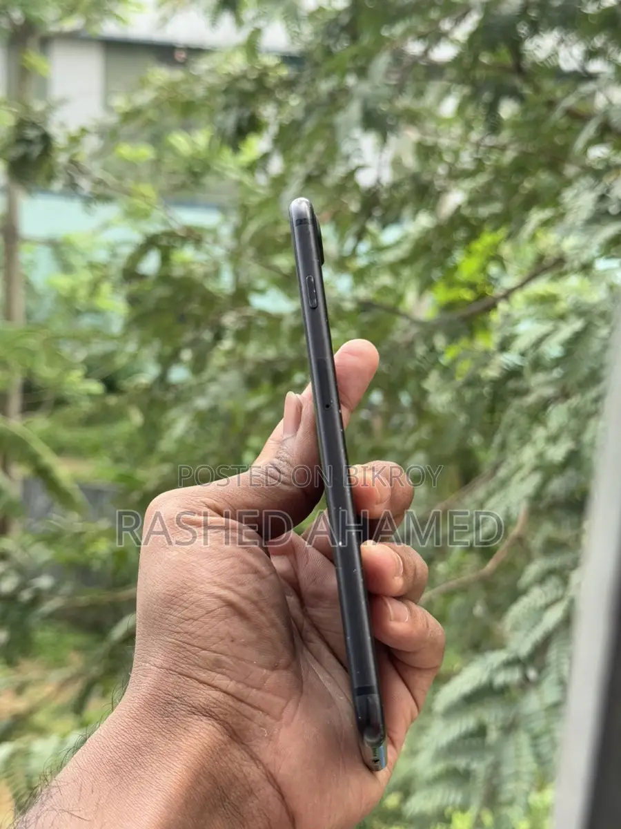 Apple iPhone 7 Plus . (Used)
