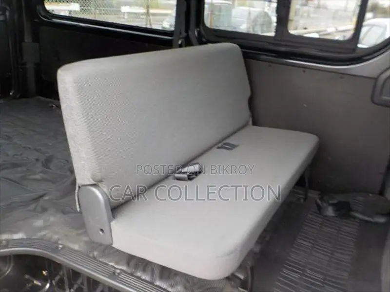Toyota Hiace GL Black 2021