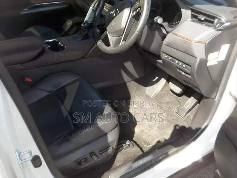 Toyota Harrier Non Hybrid Z Pearl 2021