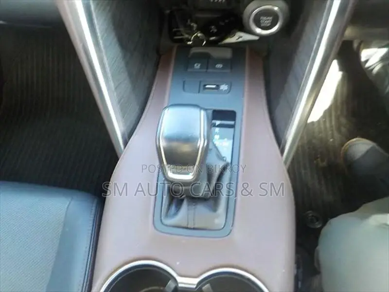 Toyota Harrier Non Hybrid Z Pearl 2021