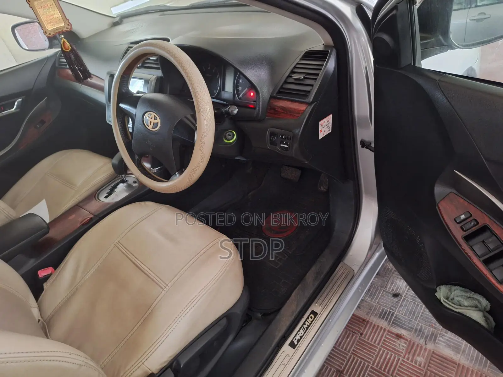 Toyota Premio . 2008