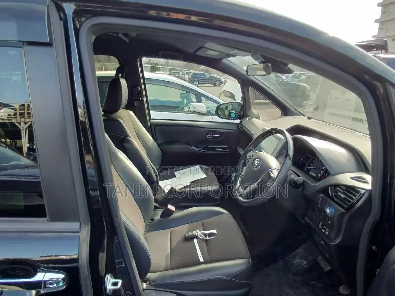 Toyota Noah Hybrid WXB V-3 2021