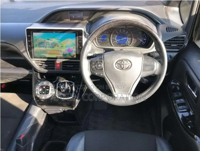 Toyota Noah Hybrid WXB V-3 2021