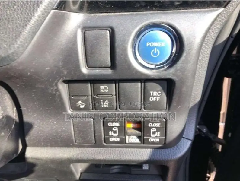 Toyota Noah Hybrid WXB V-3 2021