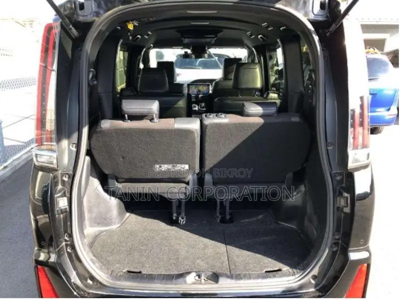 Toyota Noah Hybrid WXB V-3 2021