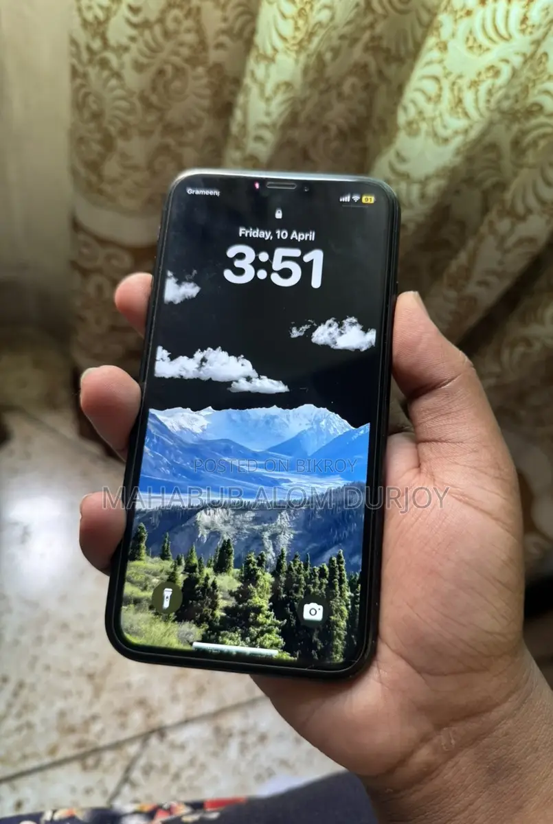 Apple iPhone XR 128 GB (Used)