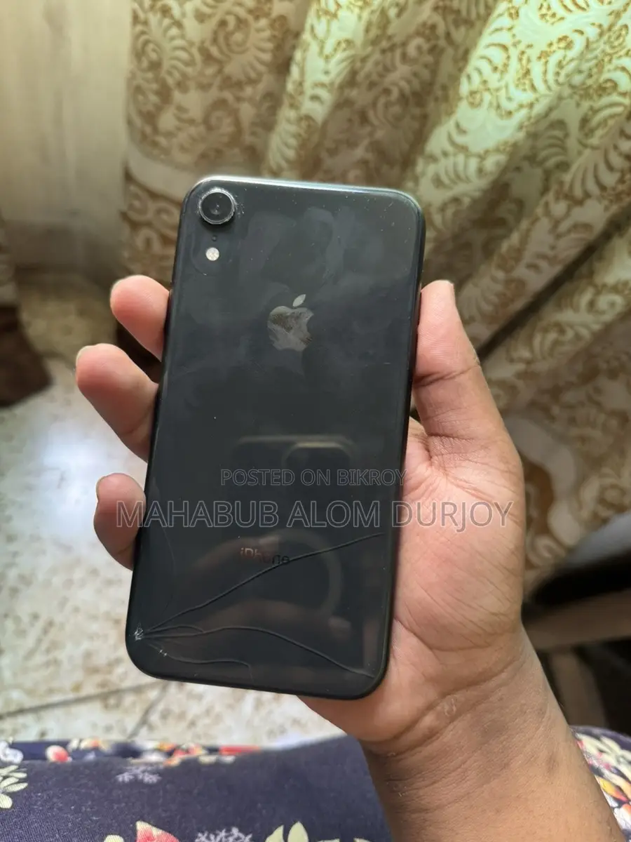 Apple iPhone XR 128 GB (Used)